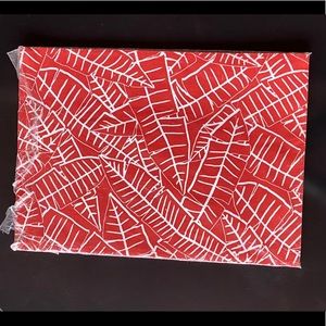 NIP Rose Tree‎ Set of 4 Red Print Cotton Placemats